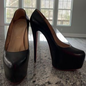 SOLD. Christian Louboutin Daffodils